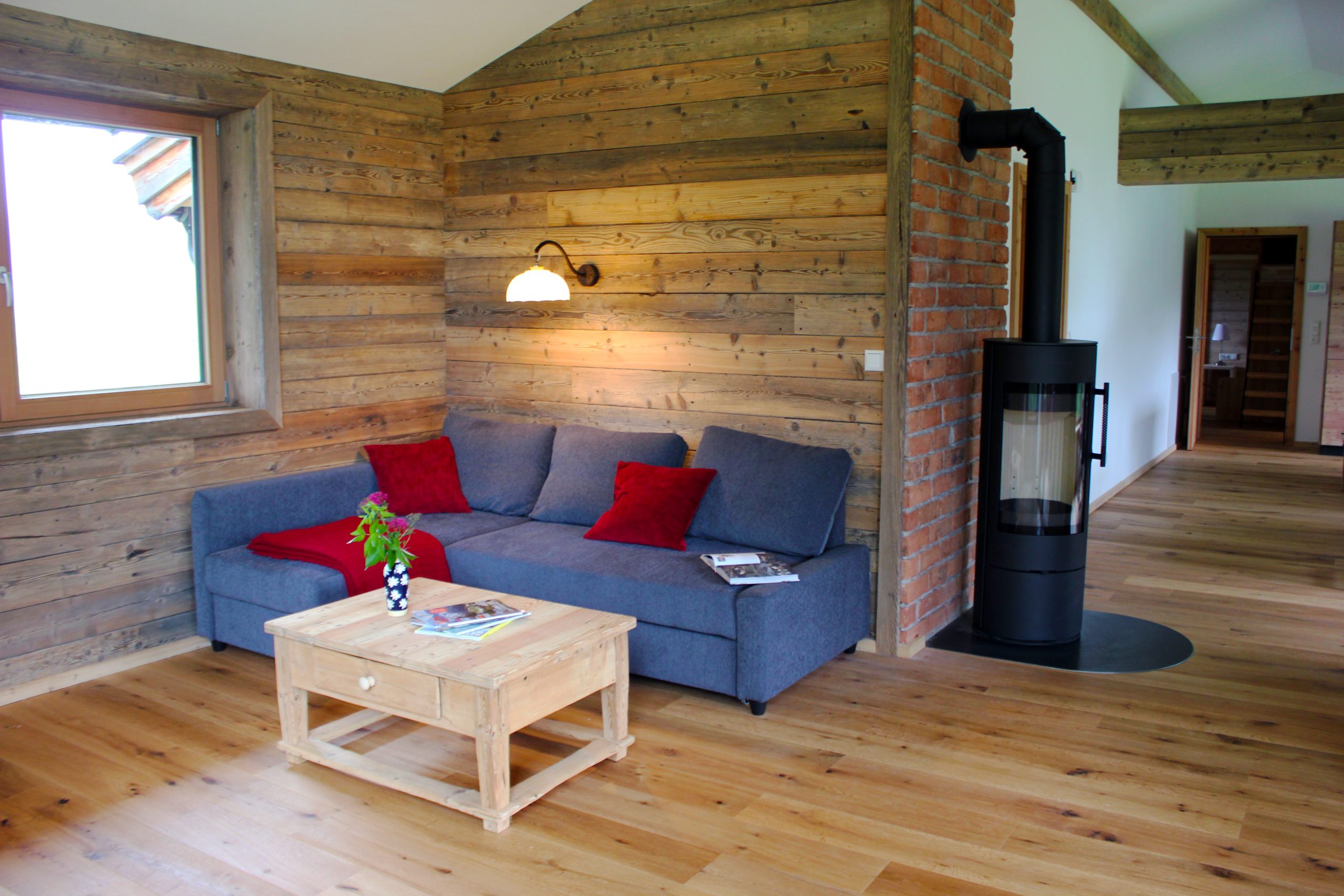 Großzügige Couch